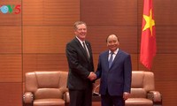Premier vietnamita recibe a funcionarios de algunas economías miembros de APEC