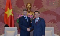 Dirigente parlamentario vietnamita recibe al presidente regional de Ford Asean