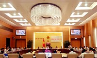 Celebran en Hanoi un coloquio temático sobre la elaboración de las leyes