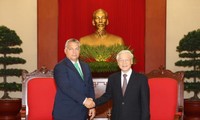Líder partidista de Vietnam se reúne con el premier húngaro 