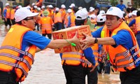 Continúan las recaudaciones de los fondos en apoyo a las víctimas deodesastres naturales en Vietnam 