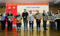 Dirigentes vietnamitas felicitan a la comunidad cristiana en ocasión de la Navidad