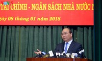Premier vietnamita urge a sector de finanzas a optimizar gobernanza económica 