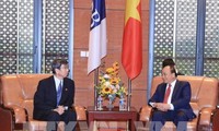 Premier vietnamita se reúne con líderes y empresarios participantes en GMS