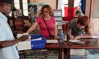 Estados Unidos y Cuba reanudan los servicios postales a través de vuelos directos