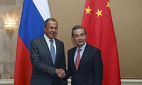 Canciller chino aprecia la visita del presidente ruso a su país 