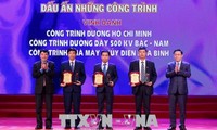 Vietnam honra a colectivos e individuos con destacados méritos laborales 