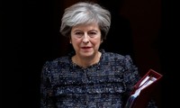 Theresa May advierte sobre consecuencias del rechazo del acuerdo Brexit por parte del Parlamento 