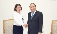Primer ministro de Vietnam recibe a nueva embajadora australiana 