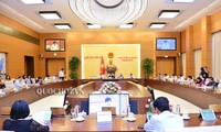 Prosigue 37 sesión del Comité Permanente del Parlamento de Vietnam 