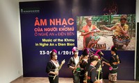 Presentan cultura tradicional de la etnia Kho Mu en Hanói