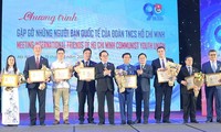 Vietnam honra a los extranjeros por sus contribuciones a los asuntos relacionados con la juventud 