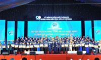 Vietnam entrega el Premio Ly Tu Trong a 98 jóvenes destacados del país
