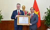 Vietnam​ concede gran importancia al impulso de relaciones con Estados Unidos