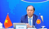 Vietnam asiste a reunión de Consulta de Altos Funcionarios entre Asean y China