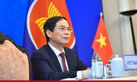 Canciller vietnamita asiste a conferencias ministeriales entre la Asean, China y Japón 