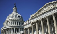 Senadores de Estados Unidos piden expulsar a 300 diplomáticos rusos