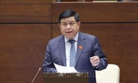 El ministro de Planificación e Inversión vietnamita contesta preguntas sobre la recuperación económica