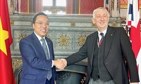 Agilizar las relaciones de amistad y asociación estratégica entre Vietnam y Reino Unido