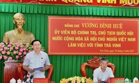 Presidente del Parlamento se reúne con dirigentes de Tra Vinh