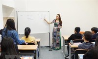 Continuar elevando la eficacia de la enseñanza del idioma vietnamita en el extranjero