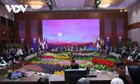Inauguran 43.ª Cumbre de la ASEAN