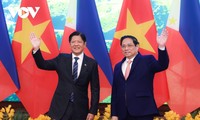 Premier vietnamita se reúne con el presidente filipino 