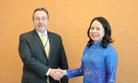 Vicepresidenta vietnamita se reúne con director general del PNUD