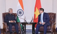 Premier vietnamtia se reúne con el canciller indio