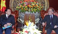 ประธานรัฐสภาเวียดนาม NguyenSinhHung ให้การต้อนรับเลขาธิการสมัชชารัฐสภาอาเซียน