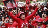กลุ่มคนเสื้อแดงจัดการชุมนุมครั้งใหญ่เพื่อรำลึกครบรอบ 6 ปีการรัฐประหาร 