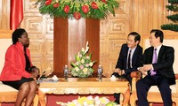 นายกรัฐมนตรีเวียดนามNguyễn Tấn Dũngให้การต้อนรับผู้อำนวยการธนาคารโลก