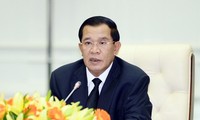 นายกรัฐมนตรีกัมพูชาเตือนว่า แผนกุศโลบายโค่นล้มรัฐบาลเป็นสิ่งที่ไม่สามารถยอมรับได้