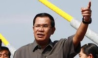 นายกรัฐมนตรีกัมพูชาเตือนว่า จะทำลายแผนโค่นล้มรัฐบาล