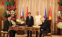 เวียดนาม-ฟิลิปปินส์สถาปนาความสัมพันธ์หุ้นส่วนยุทธศาสตร์