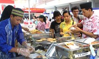 งานมหกรรมอาหารภายใต้หัวข้อ “ประชาคมอาเซียนกับเพื่อนมิตรชาวต่างชาติ”