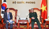 รัฐมนตรีช่วยว่าการกระทรวงกลาโหมเวียดนามให้การต้อนรับผู้อำนวยการ KOICA ในเวียดนาม