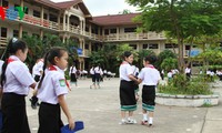 เพิ่มความรักภาษาเวียดนามจากโรงเรียนแห่งหนึ่งในประเทศลาว
