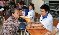 อำนวยความสะดวกให้แก่สมาคมให้การศึกษาและดูแลสุขภาพของชุมชนเวียดนามพัฒนาต่อไป