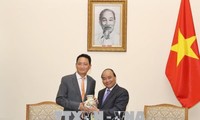 นายกรัฐมนตรี เหงียนซวนฟุก ให้การต้อนรับเอกอัครราชทูตสาธารณรัฐเกาหลีประจำเวียดนามคนใหม่