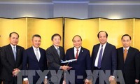 นายกรัฐมนตรีให้การต้อนรับผู้ประกอบการนอกรอบการประชุมสุดยอดแม่น้ำโขง-ญี่ปุ่นและเยือนญี่ปุ่น