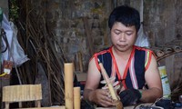 เรอชัมแค้ง (Rơ Chăm Khánh) ชายหนุ่มชนเผ่า Jrai ผู้หลงใหลในเครื่องดนตรีพื้นเมือง