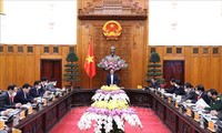 นายกรัฐมนตรี ฝ่ามมิงชิ้ง กำชับว่าต้องถือท้องถิ่นเป็นพื้นฐานในการปฏิบัติตามคำมั่นของเวียดนามในการประชุม COP26