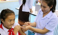 ผู้ปกครองชาวลาวสนับสนุนการฉีดวัคซีนป้องกันโควิด-19 ให้แก่เด็กอายุ 6-11 ขวบ