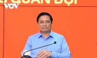 นายกรัฐมนตรี ฝ่ามมิงชิ้ง กำชับว่า กลุ่มบริษัท Viettel ต้องเป็นรูปแบบดีเด่นของสถานประกอบการภาครัฐ