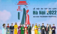 งาน Hanoi Tourism Ao Dai Festival 2022 ดึงดูดผู้เข้าร่วมกว่า 30,000 คน