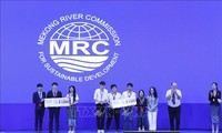 นักศึกษาเวียดนามคว้ารางวัลรองชนะเลิศ 2 รางวัลในการแข่งขันประดิษฐ์คิดค้นเทคโนโลยีที่ทันสมัยในการเฝ้าติดตามแม่น้ำโขง