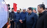 นายกรัฐมนตรี ฝ่ามมิงชิ้ง ตรวจความคืบหน้าของโครงการไฟฟ้าสาย 500 kV