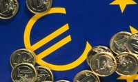 EU sinks deeper into debt crisis