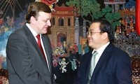 Deputy PM Hoang Trung Hai receives Belarusian Deputy FM